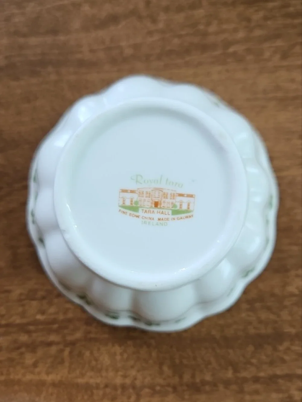 ROYAL TARA Fine Bone China Shamrock Creamer & Open Sugar Bowl